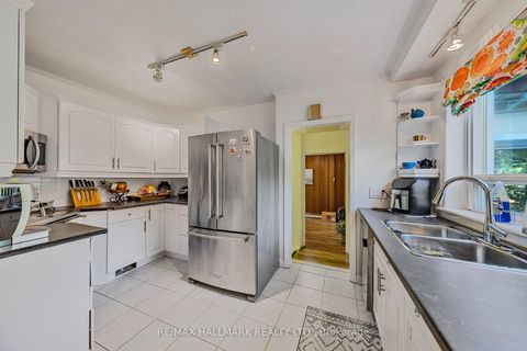 Photo 9 at 80 Berkinshaw Crescent, Don Mills, Toronto