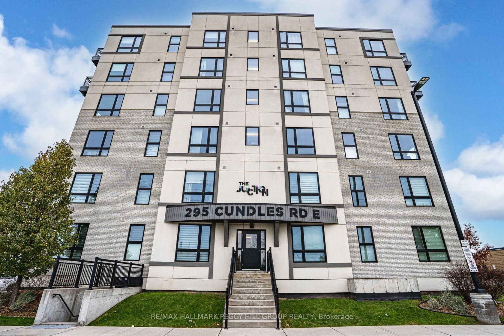 404 - 295 Cundles Road E, Little Lake, Barrie photo number 2