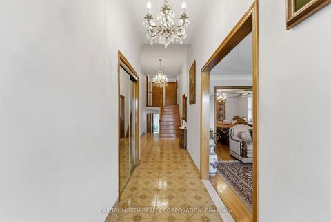Photo 5 at 40 Birdwood Court, Steeles, Toronto