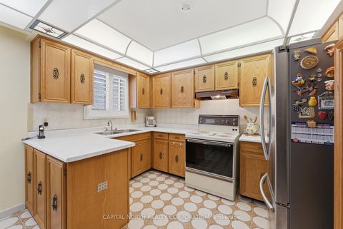 Photo 10 at 40 Birdwood Court, Steeles, Toronto