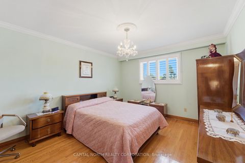 Photo 16 at 40 Birdwood Court, Steeles, Toronto