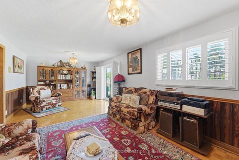 Photo 23 at 40 Birdwood Court, Steeles, Toronto