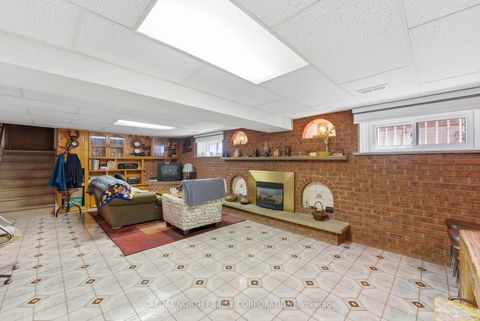 Photo 30 at 40 Birdwood Court, Steeles, Toronto
