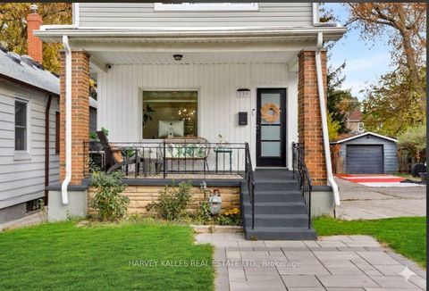 Photo 3 at 139 King Edward Avenue, Lumsden, Toronto