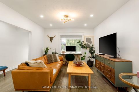 Photo 9 at 139 King Edward Avenue, Lumsden, Toronto