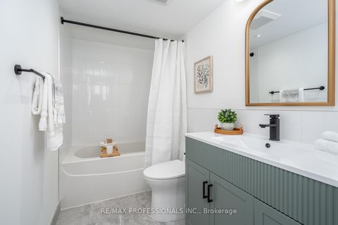 Photo 25 at 3804 - 219 Fort York Boulevard, Niagara, Toronto