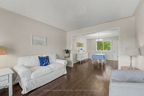 Photo 2 at 26 Kenwell Crescent, Holly, Barrie