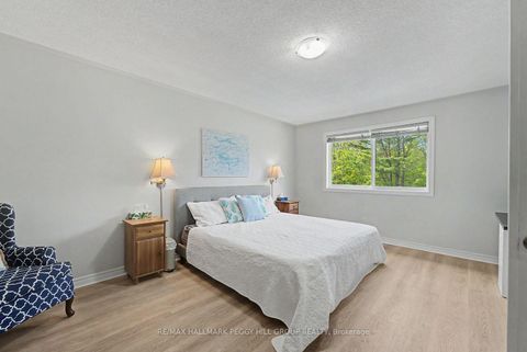 Photo 11 at 26 Kenwell Crescent, Holly, Barrie
