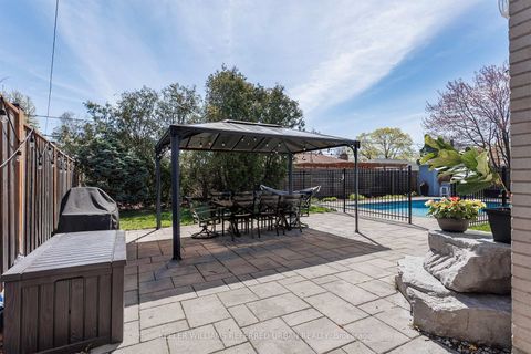 Photo 14 at 8 Markwood Crescent, Markland Wood, Toronto