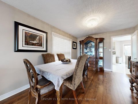 Photo 8 at 14 Round Leaf Court, Holly, Barrie