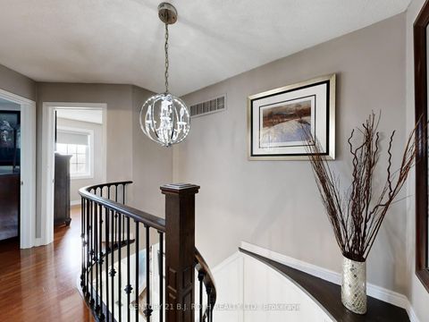 Photo 19 at 14 Round Leaf Court, Holly, Barrie