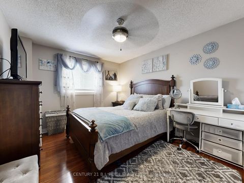 Photo 24 at 14 Round Leaf Court, Holly, Barrie