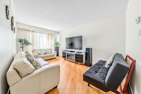 Photo 6 at 49 Croach Crescent, Agincourt North, Toronto