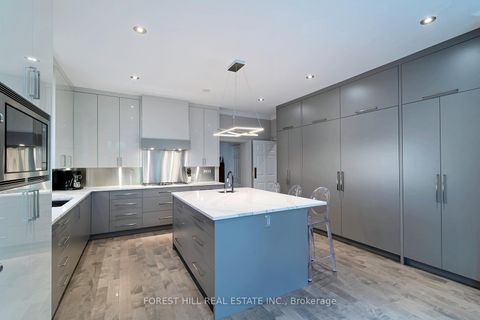 Photo 11 at 12 Shorncliffe Avenue, Casa Loma, Toronto