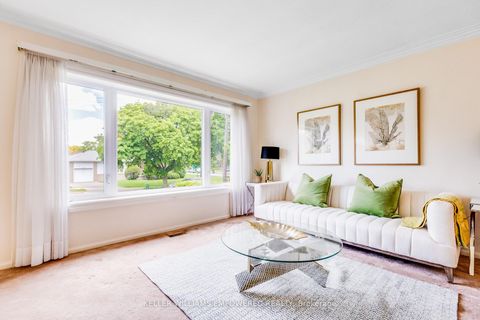 Photo 5 at 17 Checkendon Drive, Kipling, Toronto