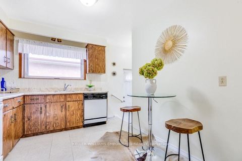 Photo 8 at 17 Checkendon Drive, Kipling, Toronto