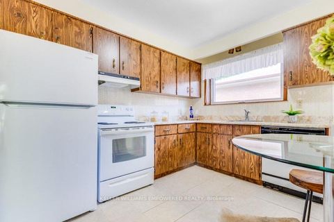 Photo 9 at 17 Checkendon Drive, Kipling, Toronto