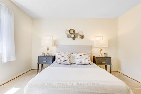 Photo 11 at 17 Checkendon Drive, Kipling, Toronto
