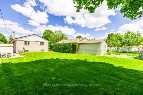 Photo 26 at 17 Checkendon Drive, Kipling, Toronto