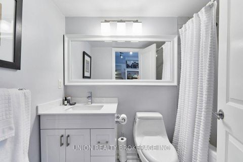 Photo 19 at 39 - 93 The Queensway, Swansea, Toronto