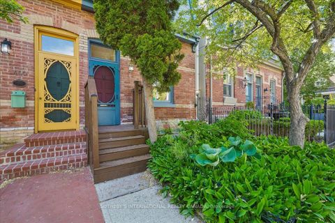 Photo 1 at 452 Sumach Street, South St. James Town, Toronto