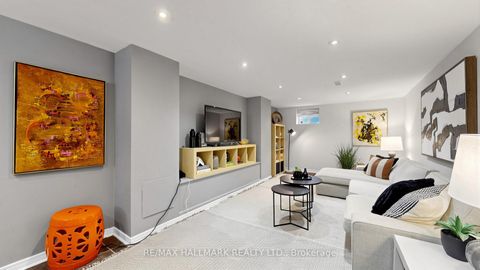 Photo 20 at 9 Squires Avenue, Parkview, Toronto