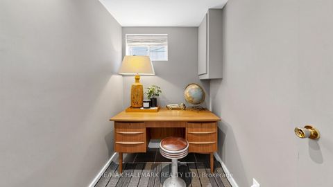 Photo 22 at 9 Squires Avenue, Parkview, Toronto