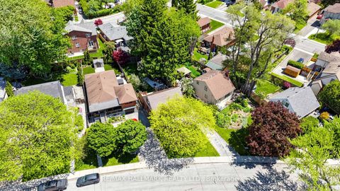 Photo 33 at 9 Squires Avenue, Parkview, Toronto