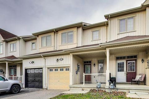 Photo 2 at 33 Pearcey Crescent, West Bayfield, Barrie