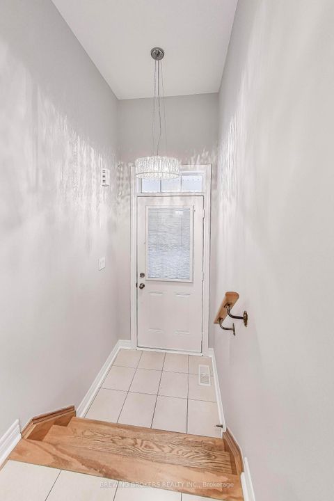 Photo 6 at 33 Pearcey Crescent, West Bayfield, Barrie