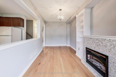Photo 10 at 33 Pearcey Crescent, West Bayfield, Barrie