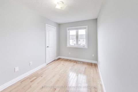 Photo 23 at 33 Pearcey Crescent, West Bayfield, Barrie