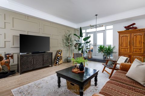 Photo 5 at PH3 - 9 Burnhamthorpe Crescent, City Centre West, Toronto