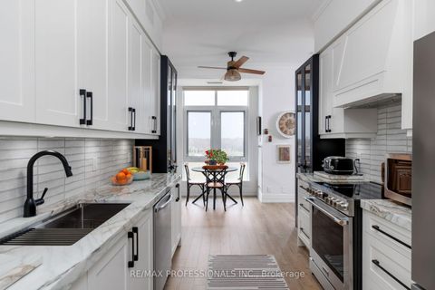 Photo 11 at PH3 - 9 Burnhamthorpe Crescent, City Centre West, Toronto