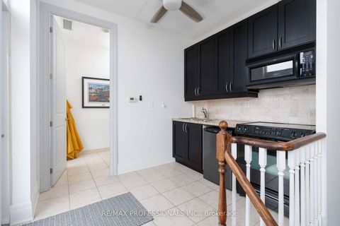 Photo 21 at PH3 - 9 Burnhamthorpe Crescent, City Centre West, Toronto