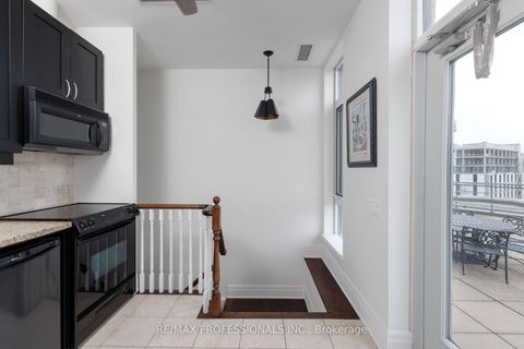Photo 23 at PH3 - 9 Burnhamthorpe Crescent, City Centre West, Toronto