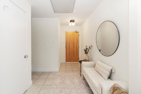 Photo 1 at 207 - 550 Front Street W, Waterfront Communities C1, Toronto