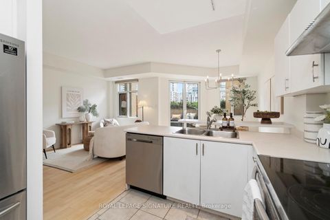 Photo 10 at 207 - 550 Front Street W, Waterfront Communities C1, Toronto