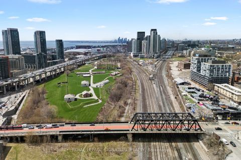 Photo 38 at 207 - 550 Front Street W, Waterfront Communities C1, Toronto