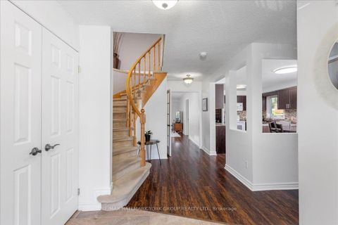 Photo 3 at 20 Sunbird Boulevard, Keswick North, Georgina