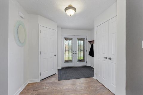 Photo 4 at 20 Sunbird Boulevard, Keswick North, Georgina