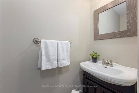 Photo 13 at 20 Sunbird Boulevard, Keswick North, Georgina