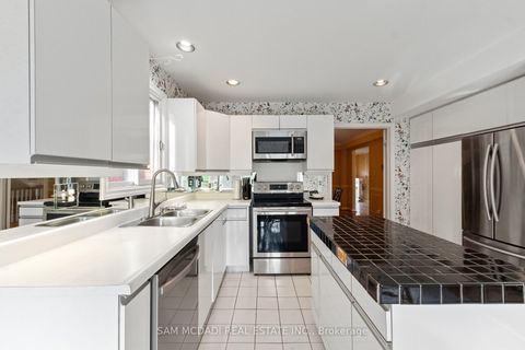 Photo 9 at 690 Oriole Parkway, Eglinton, Toronto