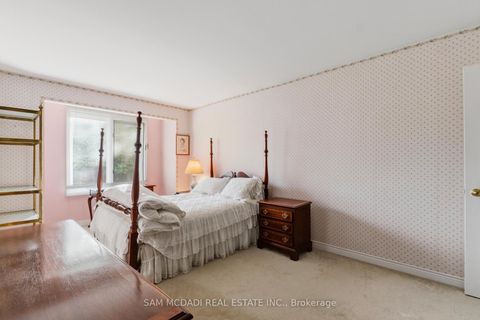 Photo 18 at 690 Oriole Parkway, Eglinton, Toronto