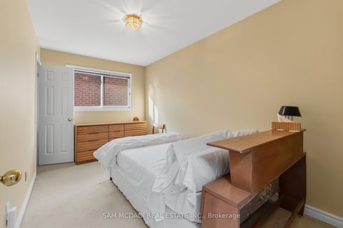 Photo 21 at 690 Oriole Parkway, Eglinton, Toronto