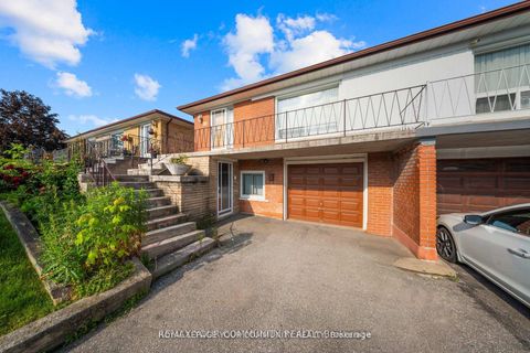 Photo 2 at 50 Felan Crescent, Beaumonde Heights, Toronto