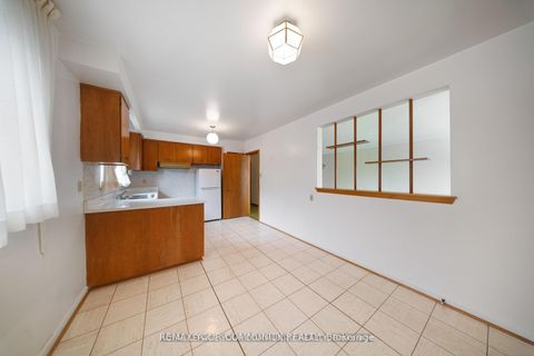 Photo 9 at 50 Felan Crescent, Beaumonde Heights, Toronto