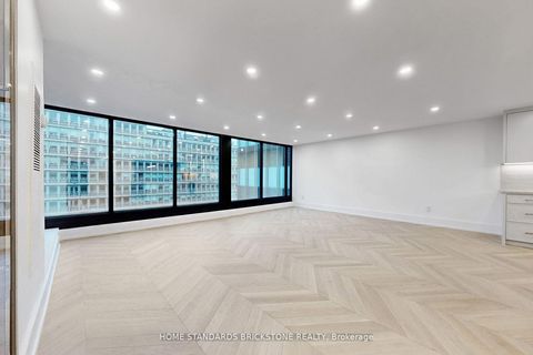 Photo 3 at 1009 - 110 Bloor Street W, Annex, Toronto