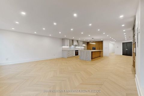 Photo 4 at 1009 - 110 Bloor Street W, Annex, Toronto