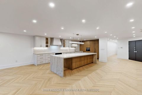 Photo 8 at 1009 - 110 Bloor Street W, Annex, Toronto